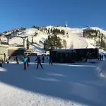 Center 3b1 - Ski-in Ski-out - Services Nearby - Fireplace - Wifi - Own Parking Place